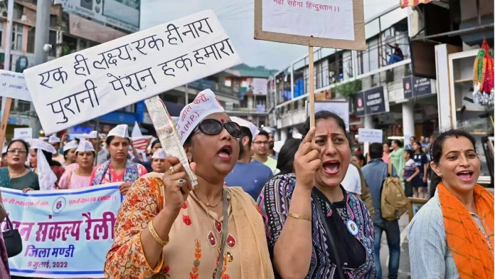 A return to the old pension scheme will devastate the economy